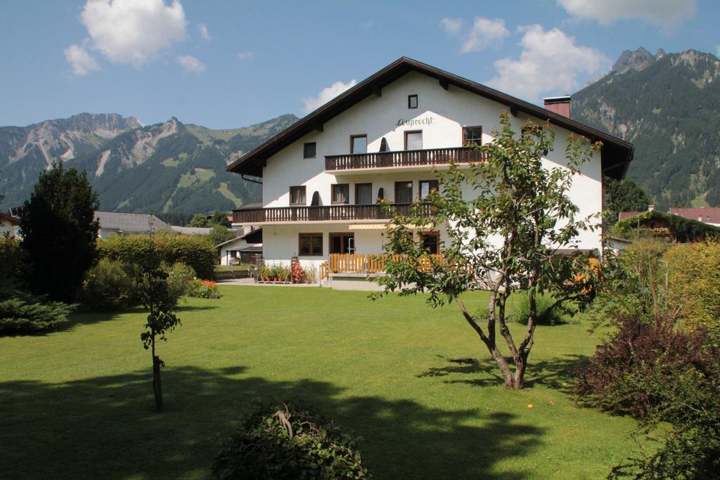 Pension Leuprecht Reutte Exterior photo
