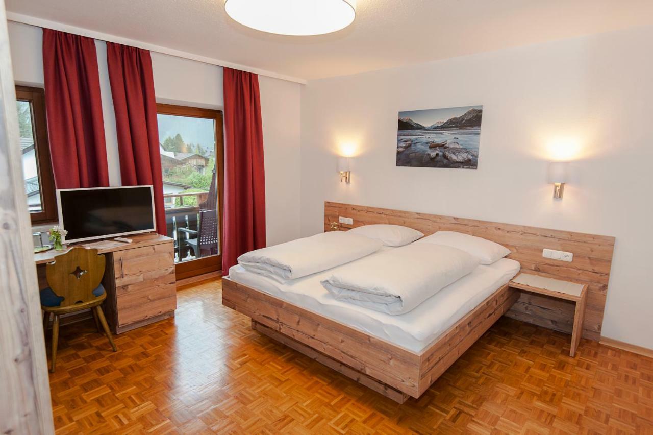 Pension Leuprecht Reutte Exterior photo